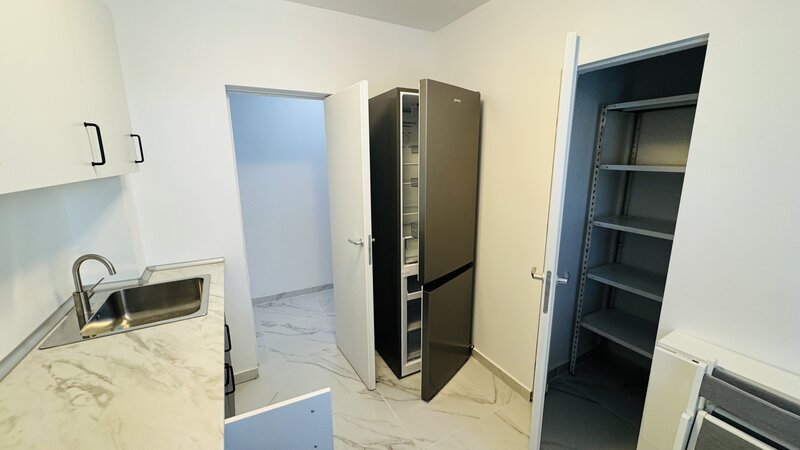 Afi, Drumul Taberei Timisoara 5 minute metrou 3 camere renovat