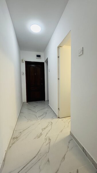 Afi, Drumul Taberei Timisoara 5 minute metrou 3 camere renovat